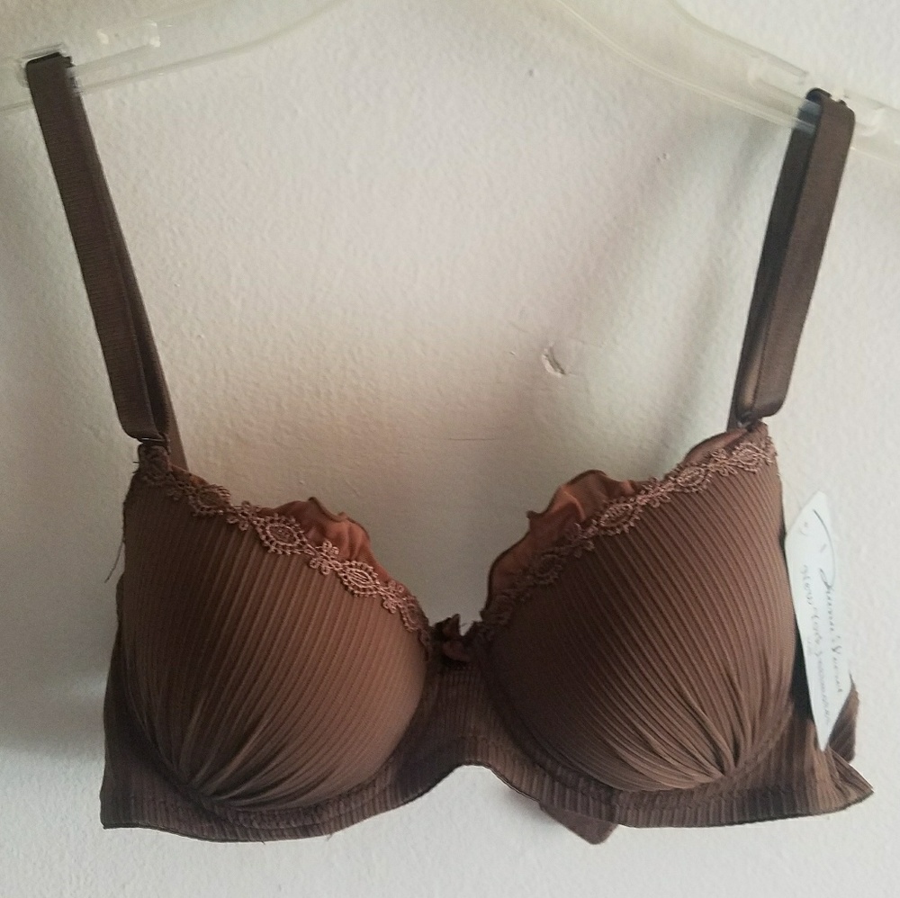 PADDED CUPPED BRA.